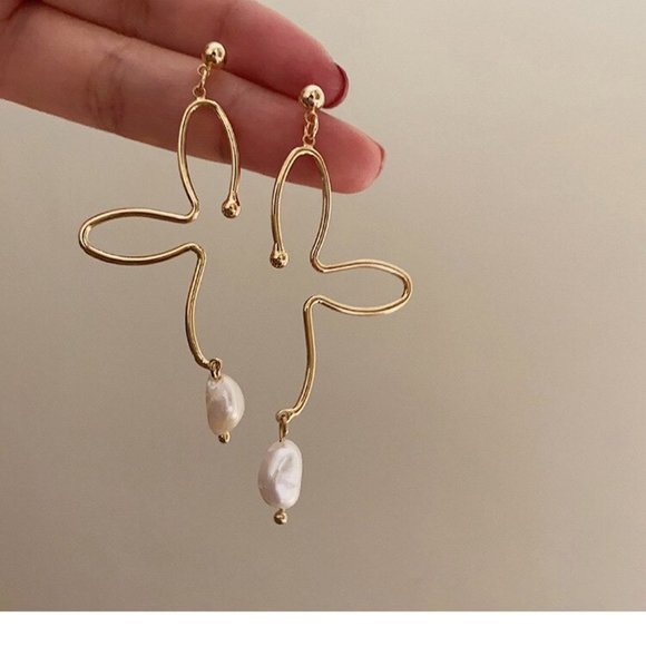 INS Style Metal Lines Flowers Freshwater Pearl Pendant Earrings - Picture 4 of 6